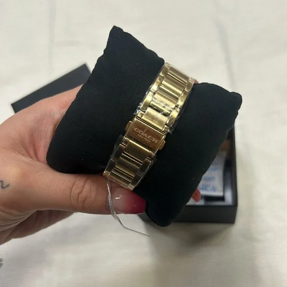 New & Authentic Coach Women’s Watch 🌈 - Picture 6 of 9